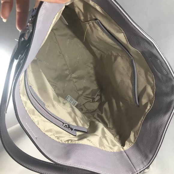 CALVIN KLEIN Kihobo Signature JetSet Lavender Tote - Picture 6 of 6